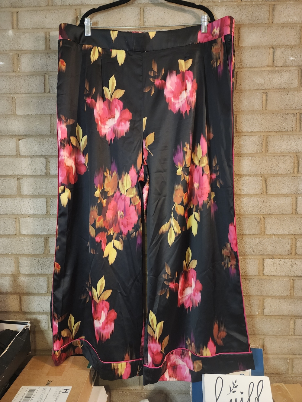 Torrid Black Satin Wide-Leg Pants with Pink Floral Print 3S